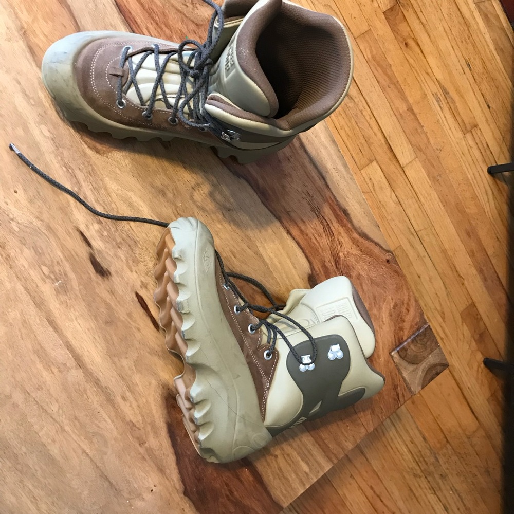 Killer loop snowboard shoes in great condition size 8,5